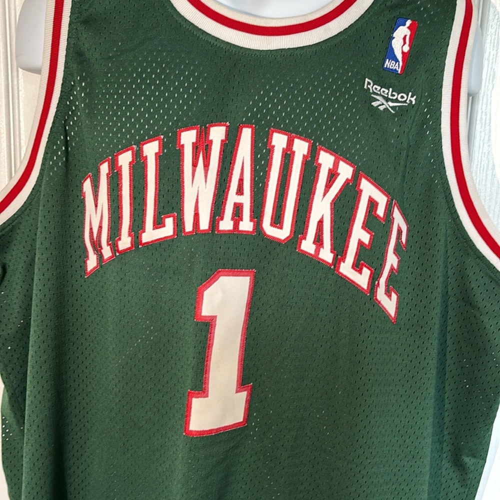 Vintage Reebok Oscar Robertson Milwaukee Bucks Jersey - Picture 4 of 7